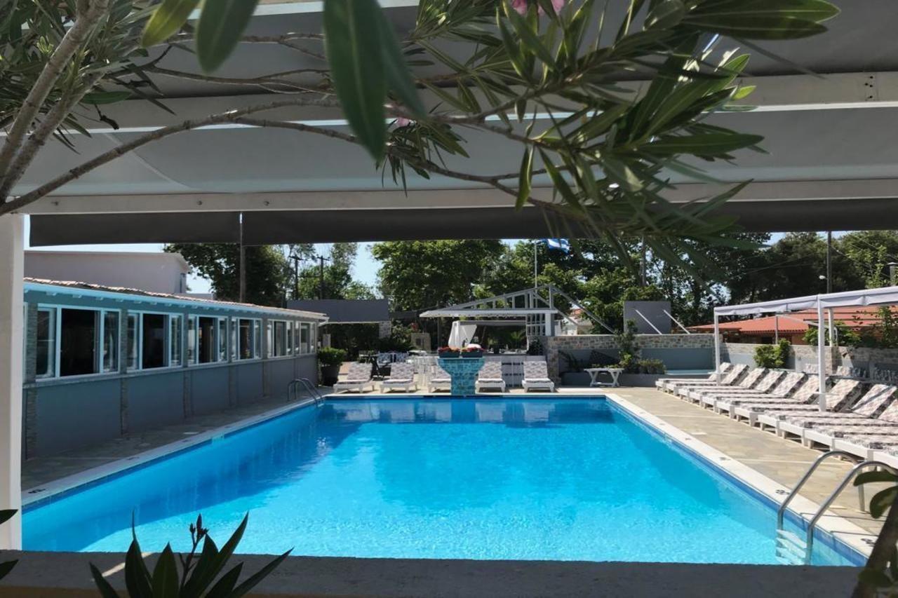 Roulla Studios & Apartments Platanias  Exteriör bild