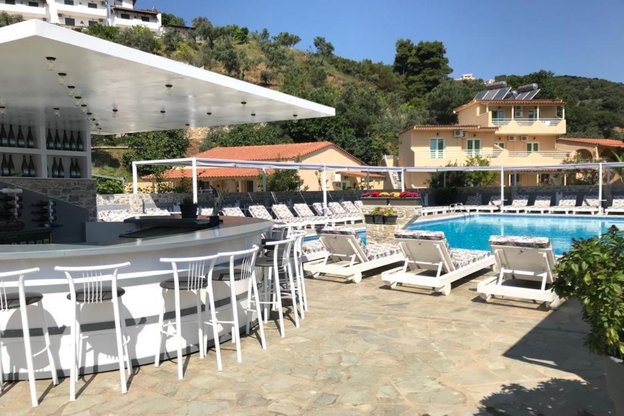 Roulla Studios & Apartments Platanias  Exteriör bild