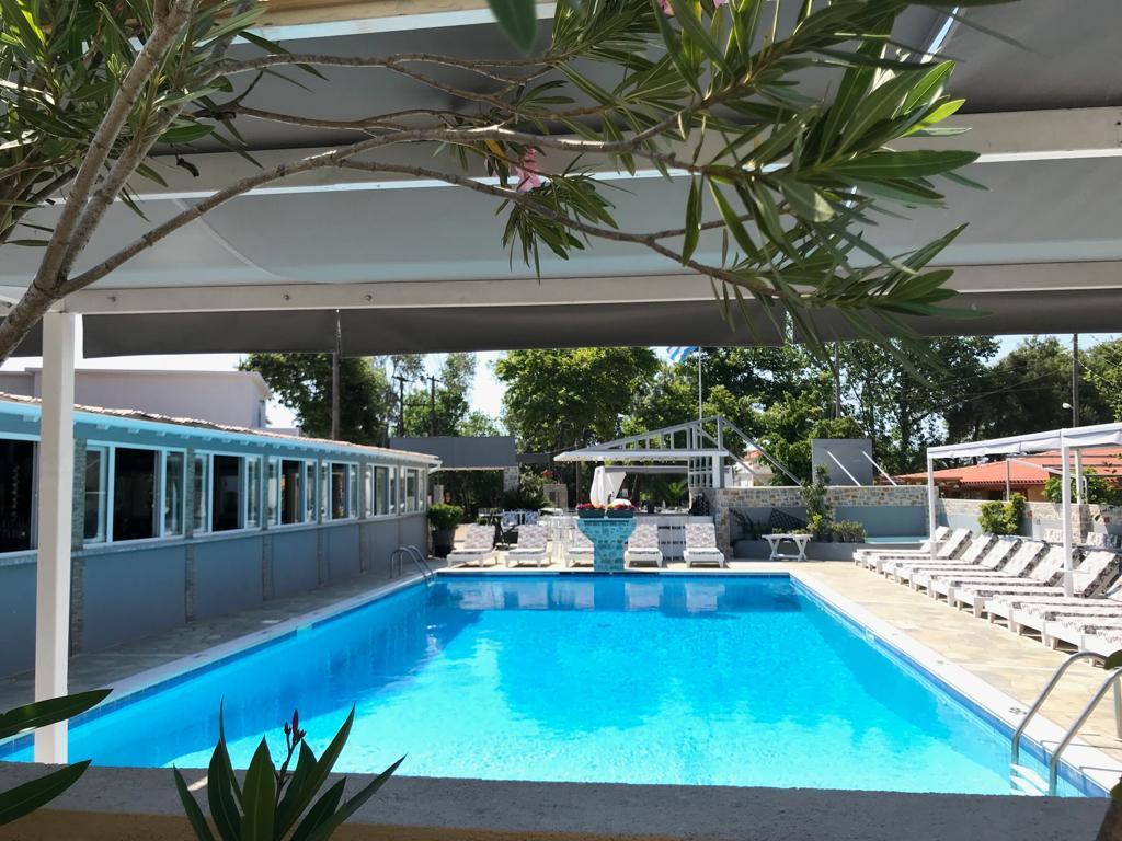 Roulla Studios & Apartments Platanias  Exteriör bild