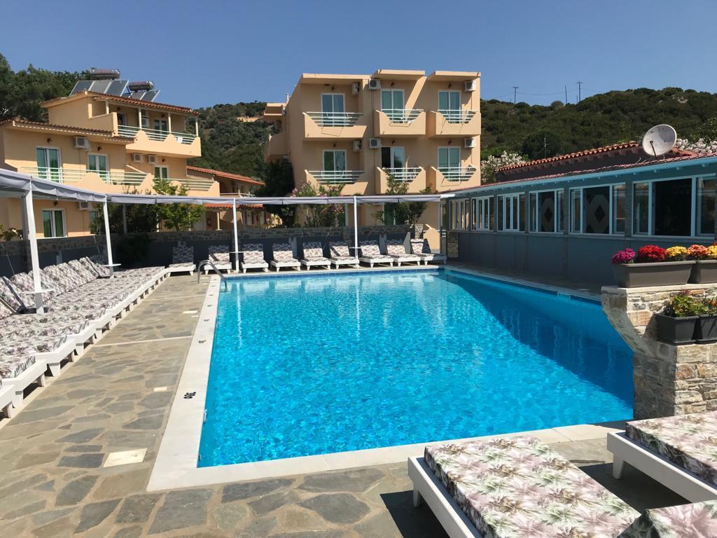 Roulla Studios & Apartments Platanias  Exteriör bild