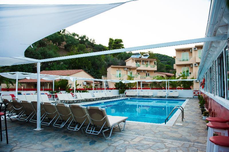 Roulla Studios & Apartments Platanias  Exteriör bild