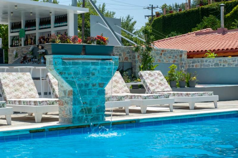 Roulla Studios & Apartments Platanias  Exteriör bild