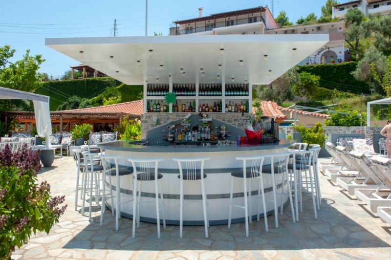 Roulla Studios & Apartments Platanias  Exteriör bild